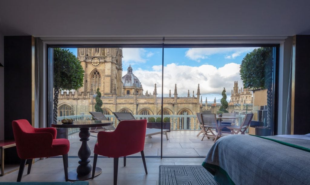 0006 - 2018 - Old Bank Hotel - Oxford - High Res - Room 1 The Room With The View Day - Web Feature