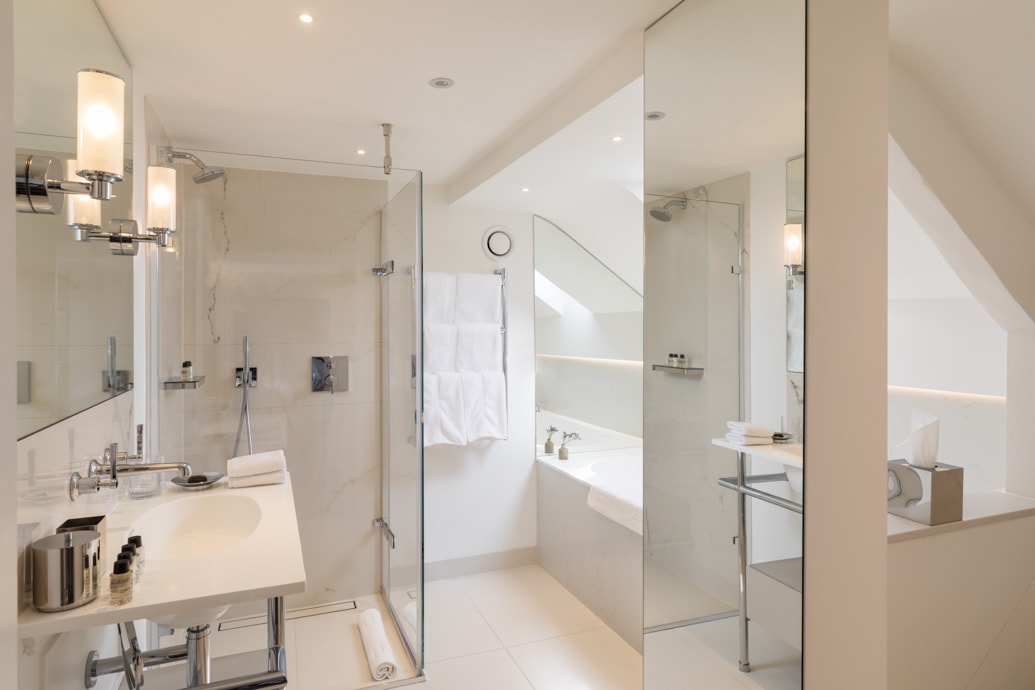 0012 - 2019 - Old Bank Hotel - Oxford - High Res - Bathroom - Web Feature