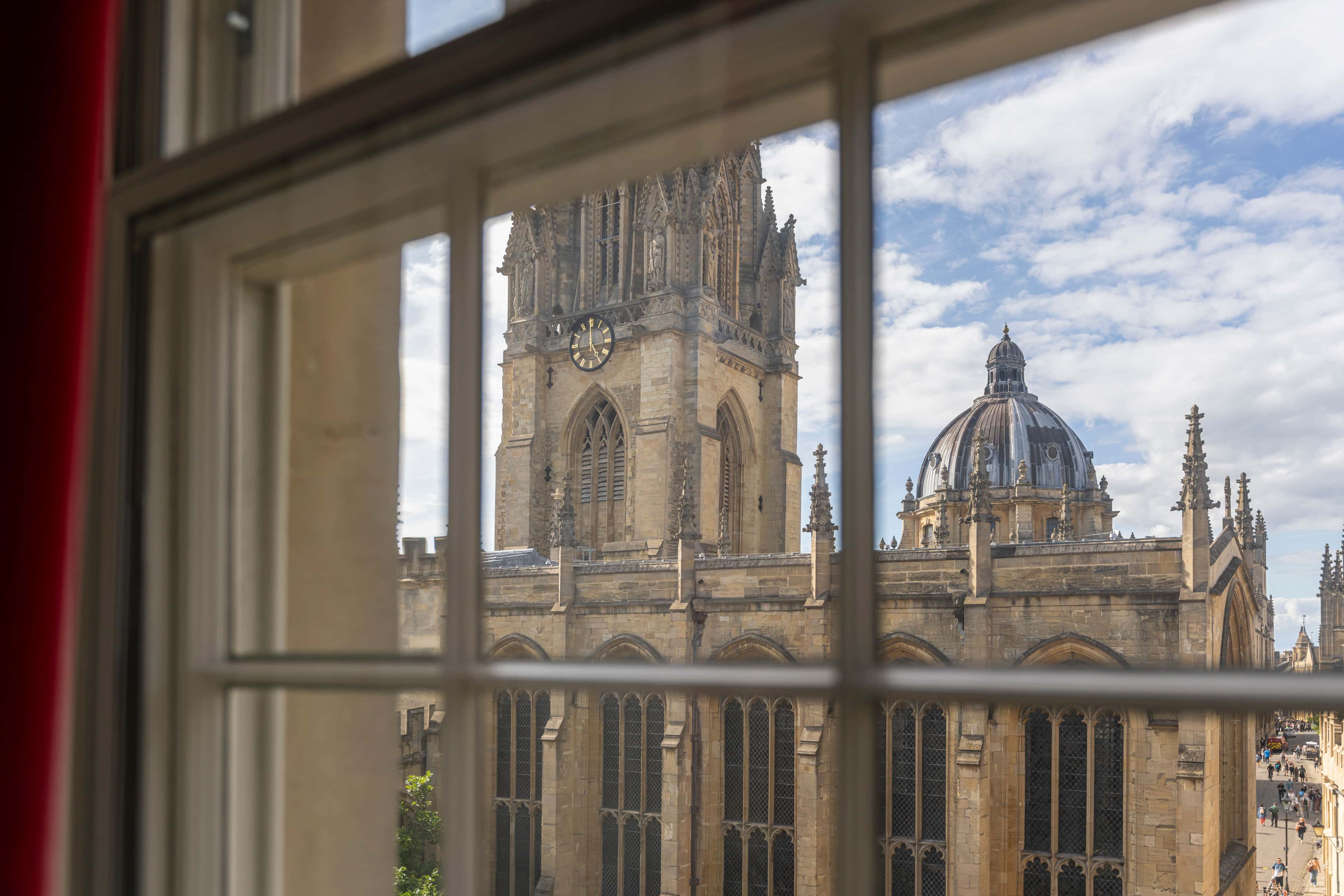A7R06035 - 2023 - Old Bank Hotel - Oxford - High Res - Window Spires View University Church of St Mary the Virgin Radcliffe Camera Dome - Web Hero