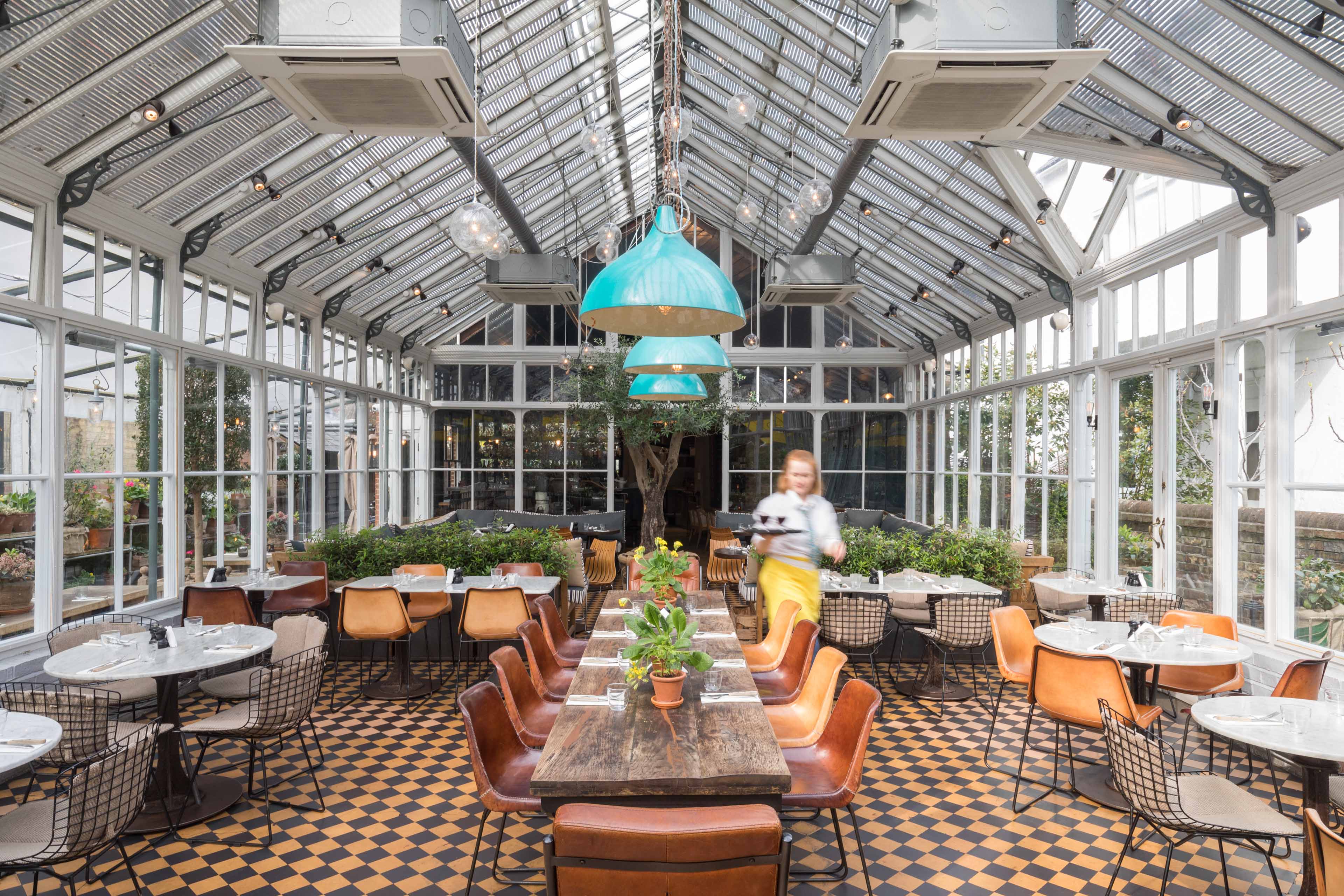 002 - 2019 - Gees Restaurant & Bar - Oxford - High res - Interior Restaurant Waitress 1 - Web Hero