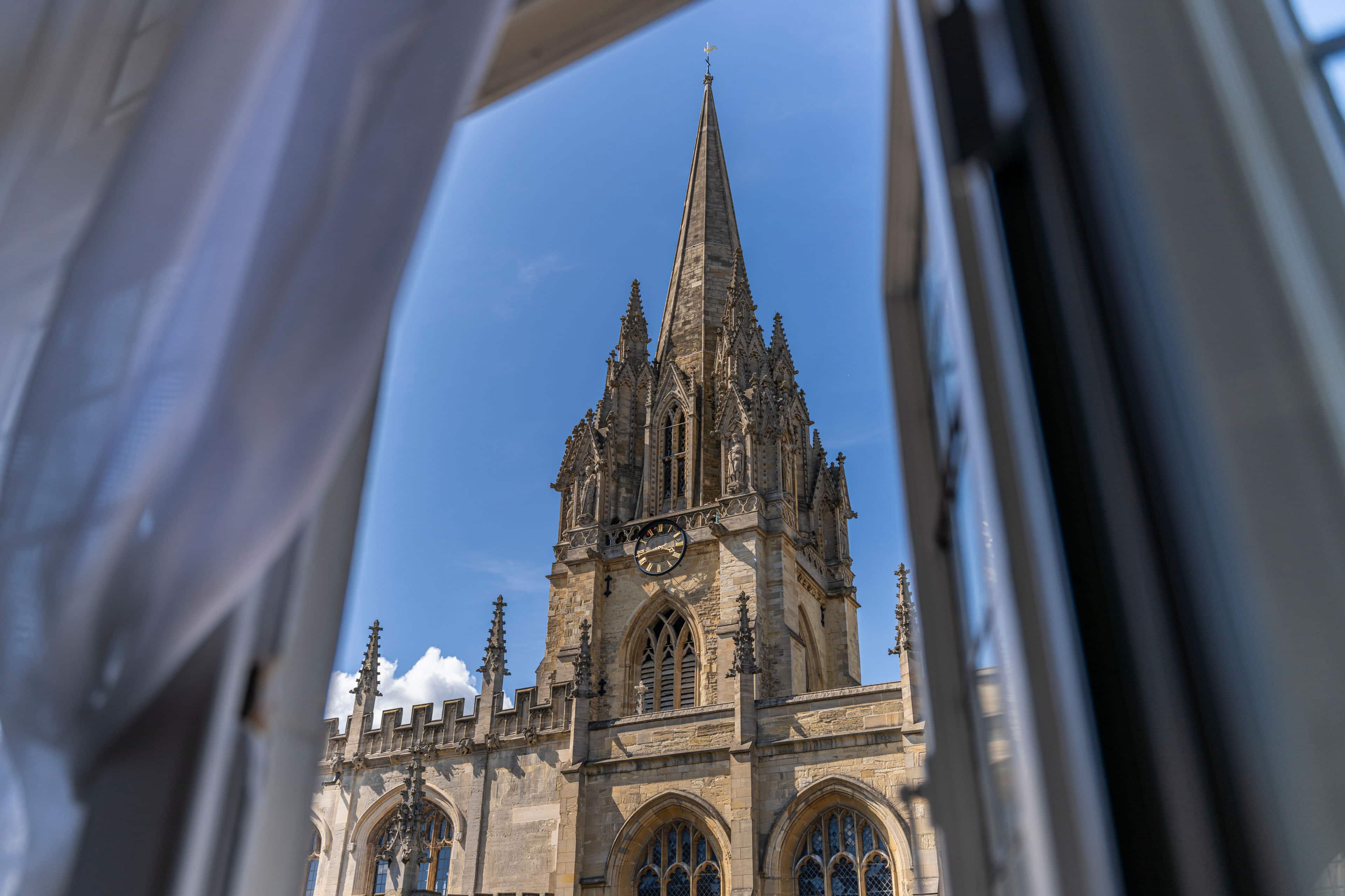 A7R05869 - 2023 - Old Bank Hotel - Oxford - High Res - Window Spires View Room 22 University Church of St Mary the Virgin - Web Hero