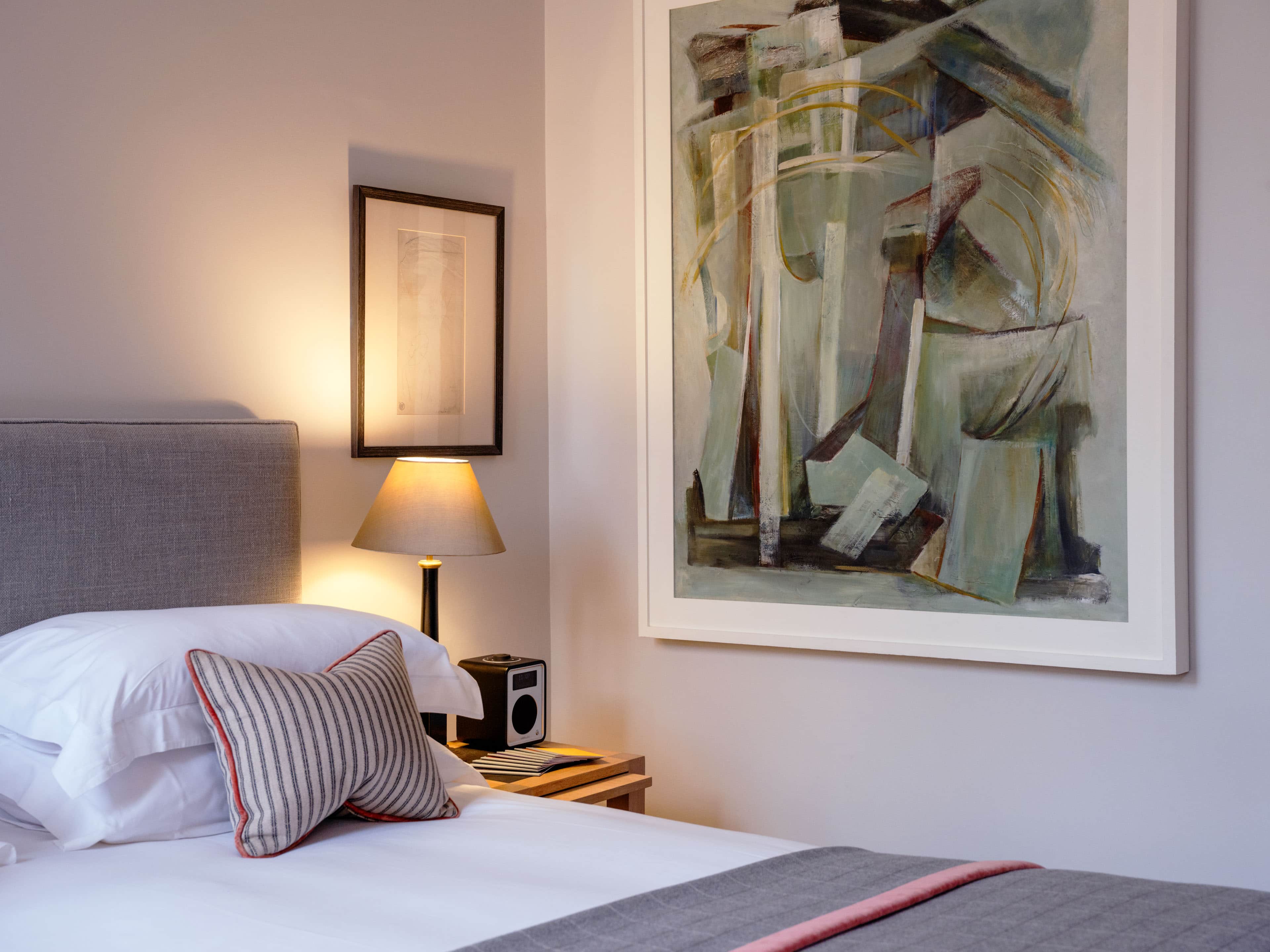 0002 - 2021 - Old Bank Hotel - Oxford - High res - Bedroom Art - Web Hero