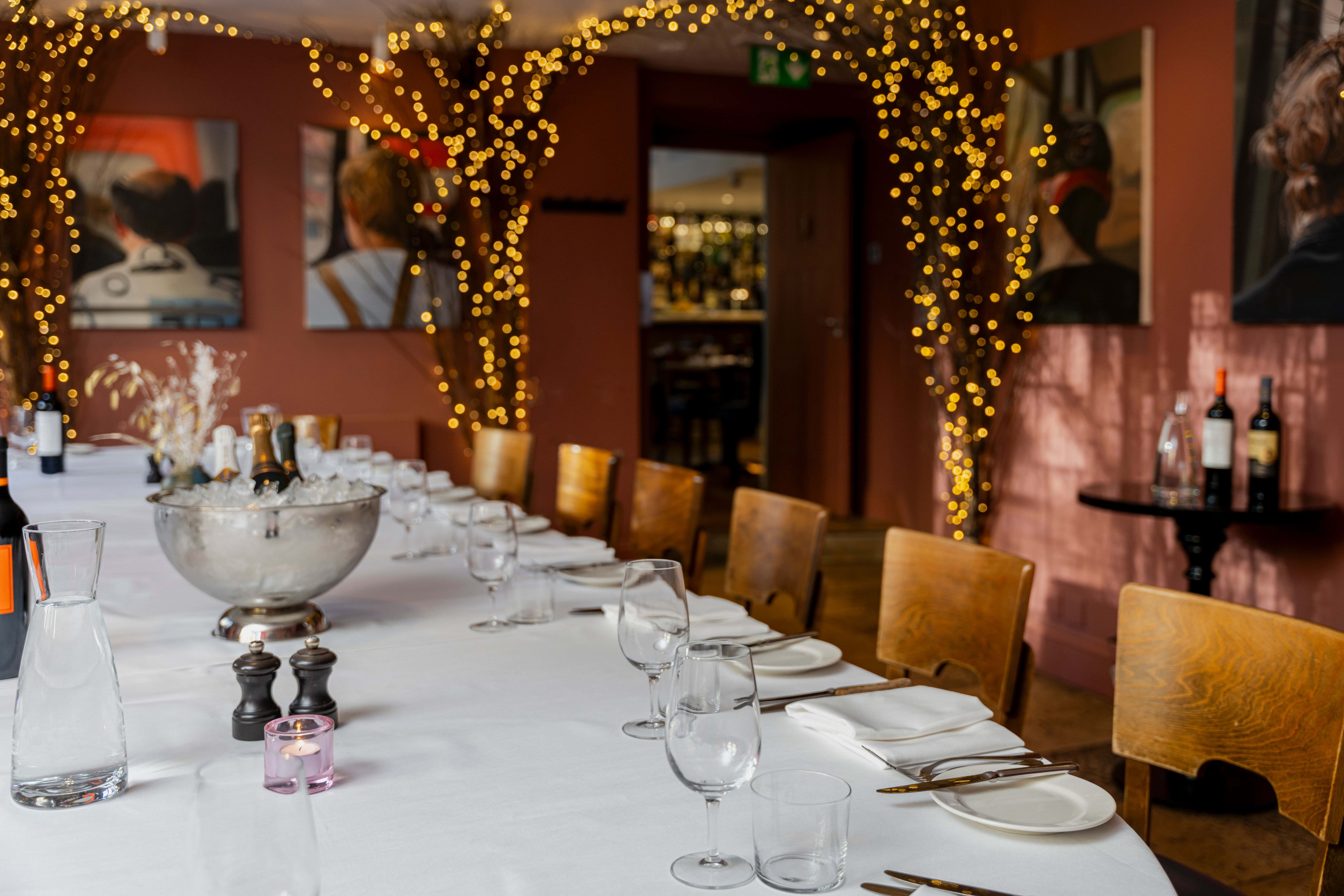 A7R04263 - 2023 - Quod Restaurant & Bar - Oxford - Low Res - Festive, Private Dining, Red Room
